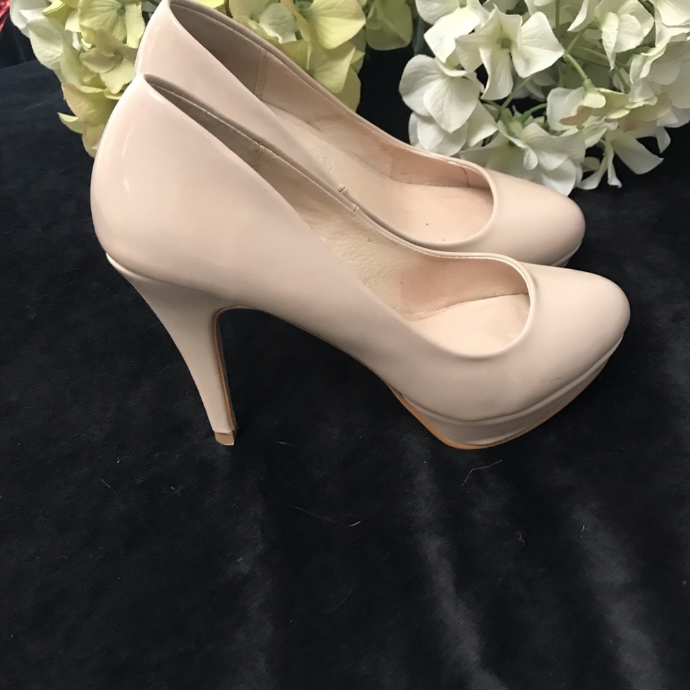 Aldo pumps in size 5